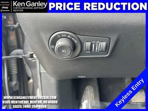 Used 2023 Jeep Compass Latitude AWD/4WD image 14