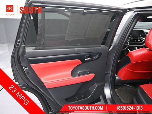 Used 2021 Toyota Highlander XSE AWD/4WD image 29