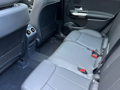 New 2025 Mercedes-Benz GLB 250 4MATIC image 21