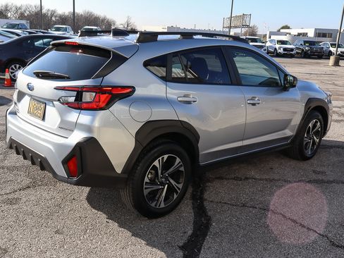 Used 2024 Subaru Crosstrek 2.0i Premium image 4