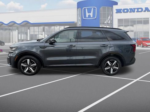 Used 2023 Kia Sorento S image 5