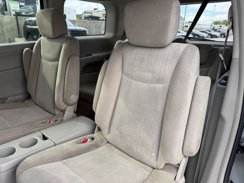 Used 2015 Nissan Quest SV FWD image 18