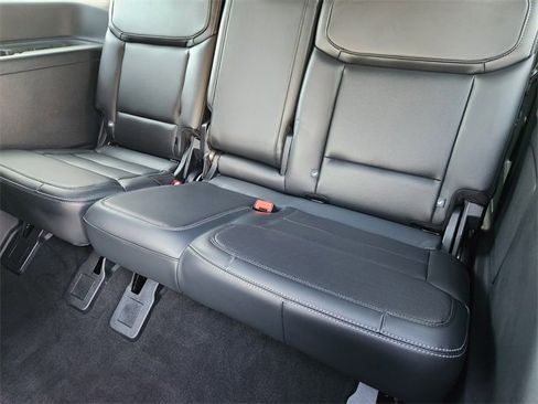 Used 2025 Ford Expedition Platinum w/ Stealth Appearance Package image 33