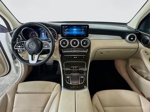 Used 2022 Mercedes-Benz GLC 300 image 3