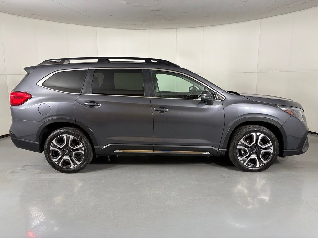 Used 2023 Subaru Ascent Limited AWD/4WD image 9