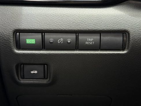 Used 2022 Nissan Sentra SV w/ Trunk Package FWD image 22