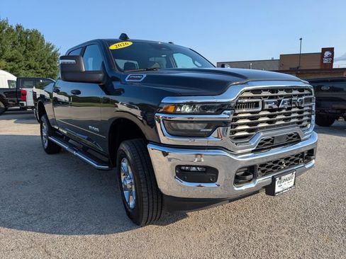 Used 2026 RAM 2500 Big Horn AWD/4WD image 3