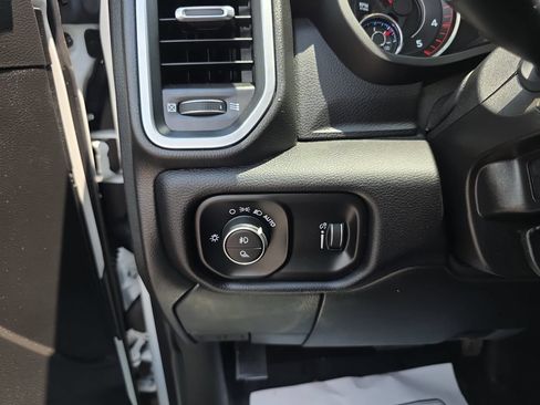 Used 2024 RAM 3500 Big Horn AWD/4WD image 33