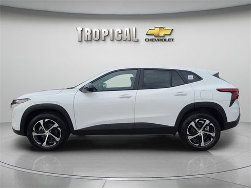 New 2026 Chevrolet Trax RS image 2