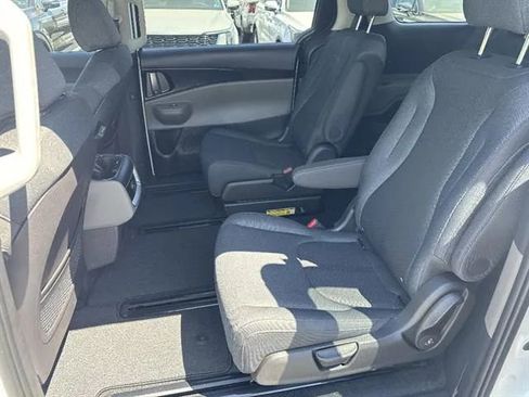 New 2026 Kia Carnival LX FWD image 12