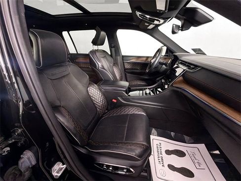 Used 2021 Jeep Grand Cherokee L Summit w/ Luxury Tech Group V image 28