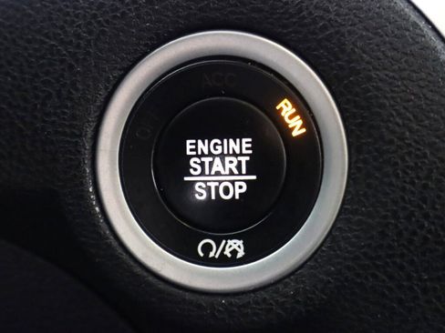 Used 2018 Chrysler 300 Limited w/ Safetytec Plus Group image 25