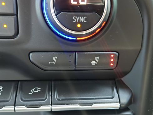 Used 2021 Chevrolet Silverado 1500 LT Trail Boss w/ Convenience Package II image 26