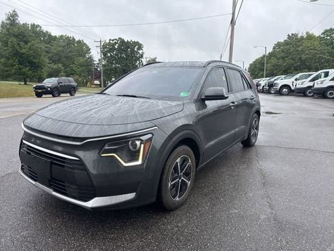 Used 2025 Kia Niro EX FWD image 31