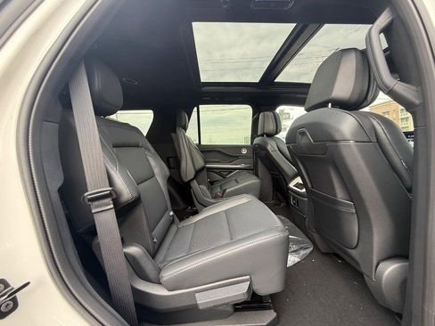 New 2026 Lincoln Navigator Reserve w/ Jet Appearance Package image 6