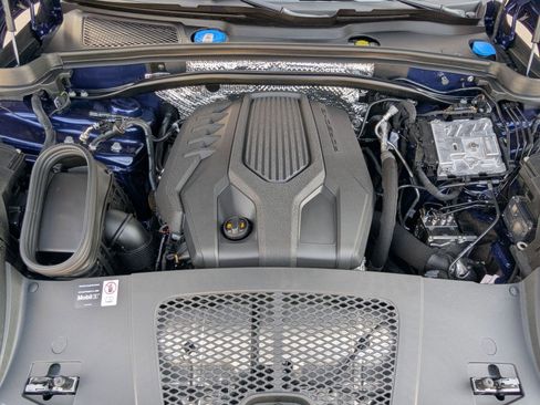 New 2026 Porsche Macan Turbo AWD/4WD image 28