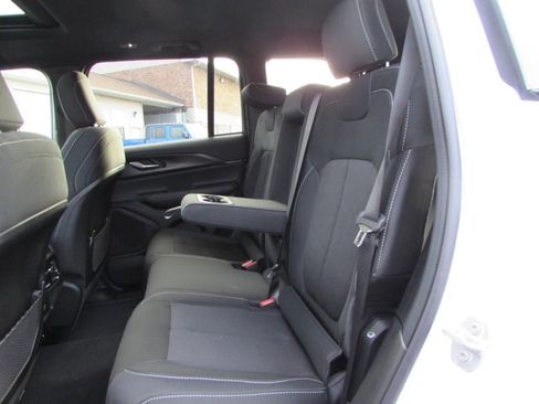 New 2025 Jeep Grand Cherokee Laredo image 24