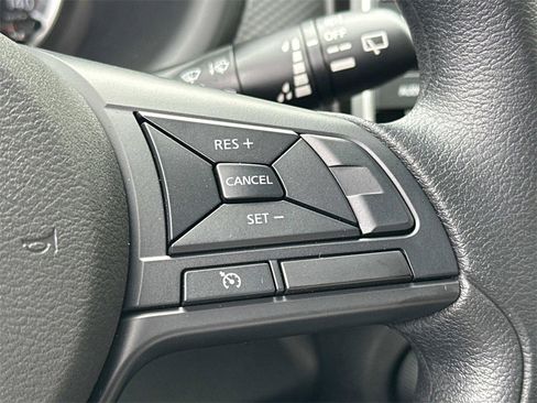 New 2025 Nissan Kicks Play S image 7