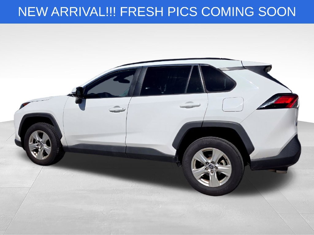 Used 2020 Toyota RAV4 XLE FWD image 4