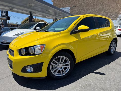 Used 2016 Chevrolet Sonic LT w/ LT Promotional Package FWD image 5