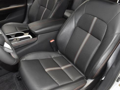 Used 2025 Nissan Altima 2.5 SR FWD image 14