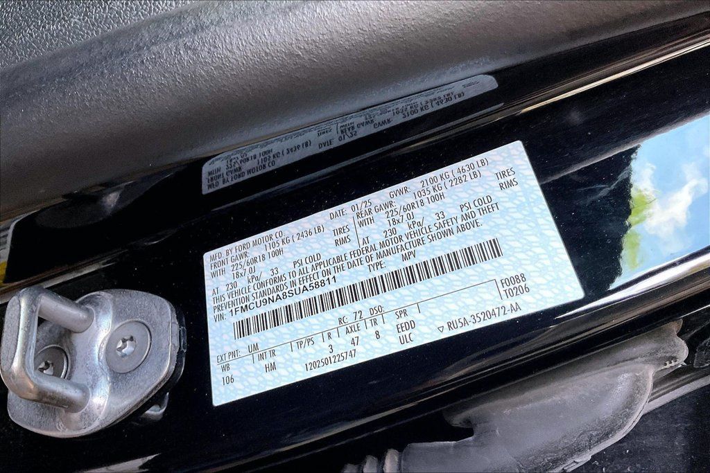 Used 2025 Ford Escape ST-Line Select AWD/4WD image 34