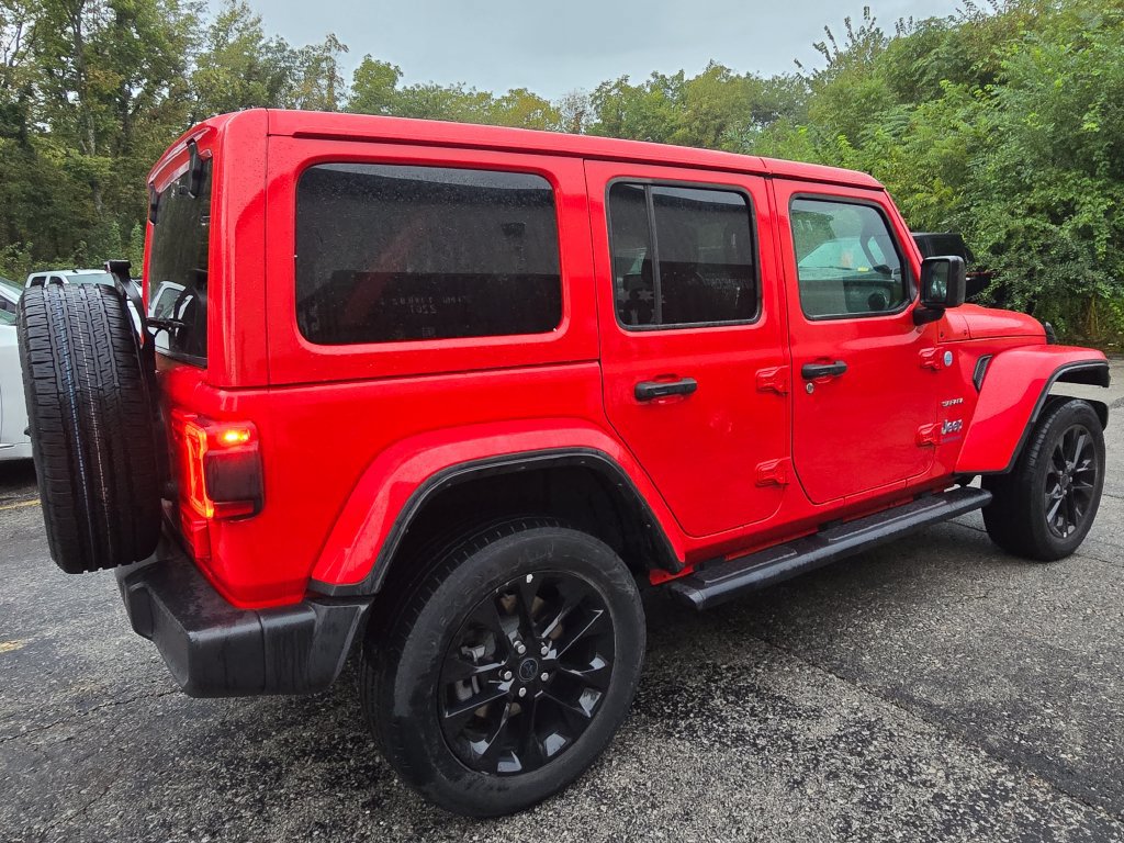 Used 2024 Jeep Wrangler Unlimited Sahara AWD/4WD image 9