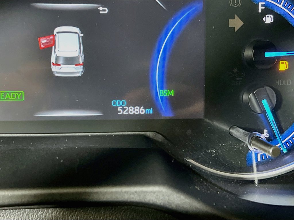 Used 2019 Toyota RAV4 XSE w/ XSE Weather Package AWD/4WD image 11