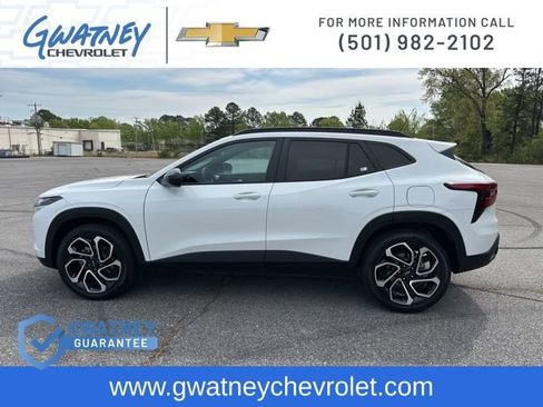 Used 2024 Chevrolet Trax RS w/ Driver Confidence Package image 8