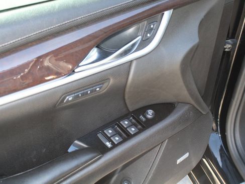 Used 2013 Cadillac XTS Premium FWD image 8