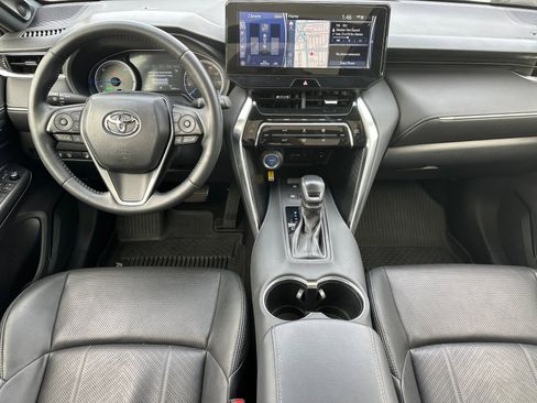 Used 2021 Toyota Venza Limited image 13