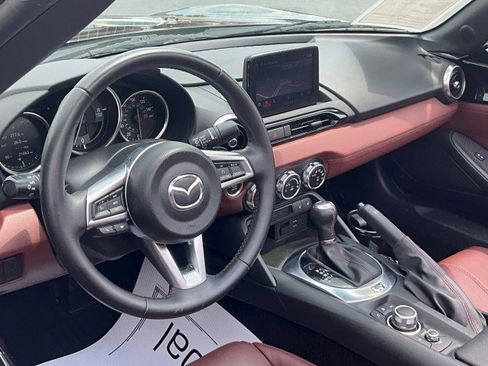 Used 2019 MAZDA MX-5 Miata RF Grand Touring RWD image 14