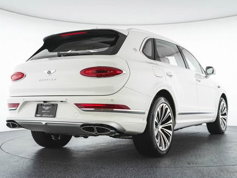 Used 2025 Bentley Bentayga Extended Wheelbase image 19