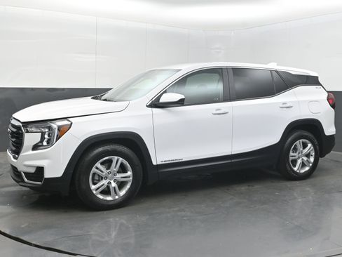 Used 2024 GMC Terrain SLE FWD image 5