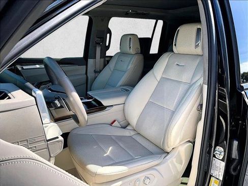 Used 2025 Cadillac Escalade ESV Sport Platinum w/ LPO, ONYX Package AWD/4WD image 27