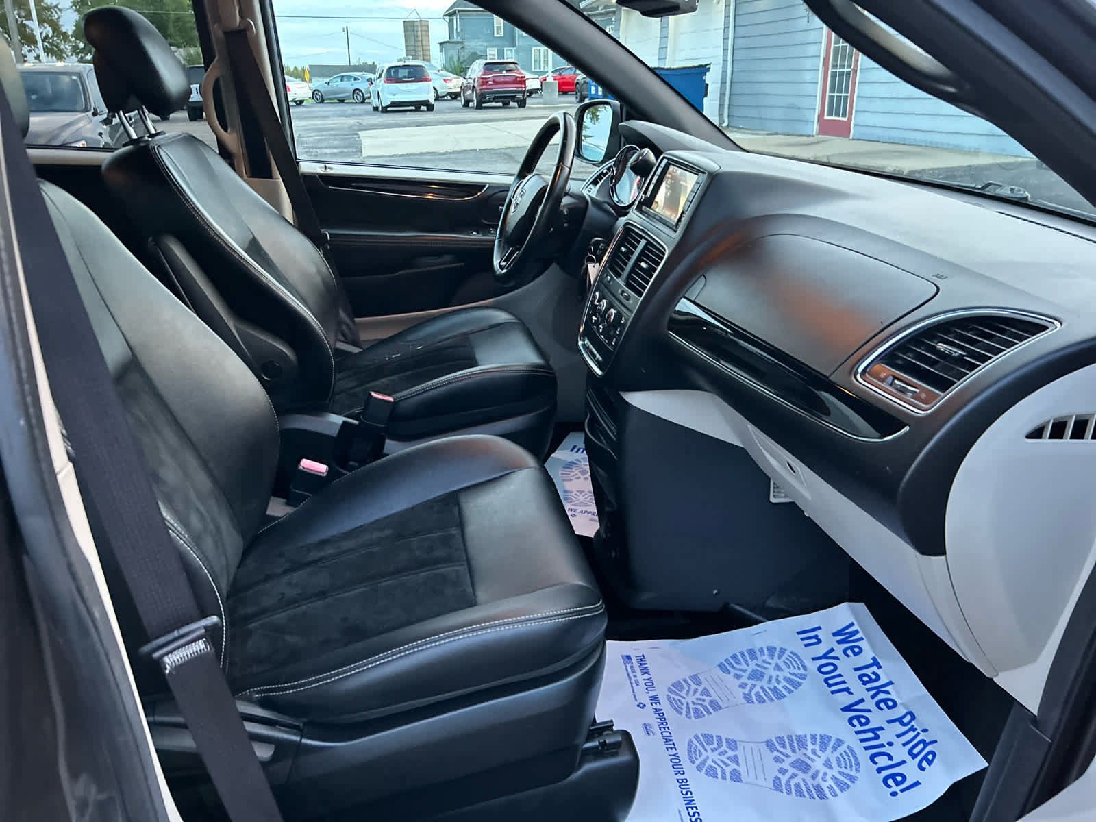 Used 2018 Dodge Grand Caravan SXT FWD image 31