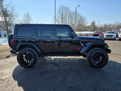 Used 2021 Jeep Wrangler Unlimited Sahara AWD/4WD image 4