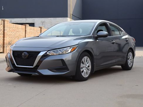 Used 2022 Nissan Sentra S w/ Trunk Package FWD image 2