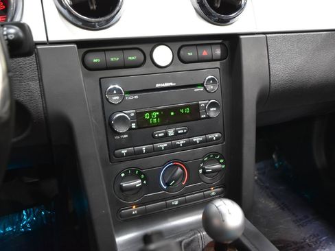 Used 2009 Ford Mustang GT Premium RWD image 19