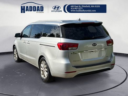Used 2015 Kia Sedona EX w/ EX Premium Package FWD image 3