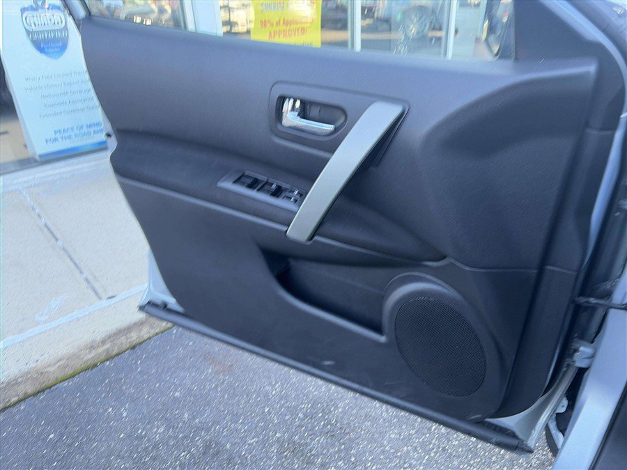 Used 2013 Nissan Rogue SV AWD/4WD image 21