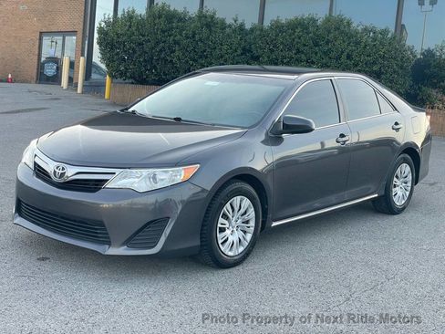 Used 2012 Toyota Camry LE image 3