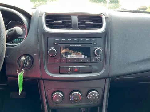 Used 2013 Dodge Avenger SE FWD image 12