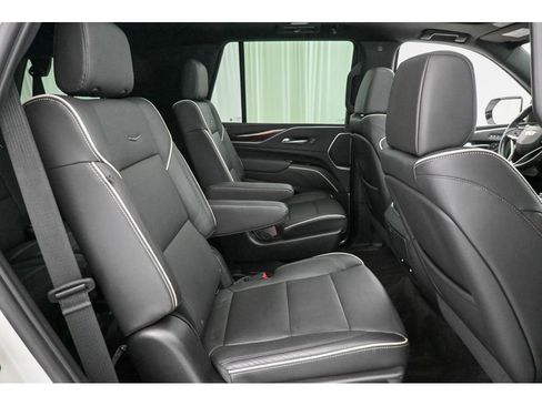 Used 2023 Cadillac Escalade Premium Luxury image 18