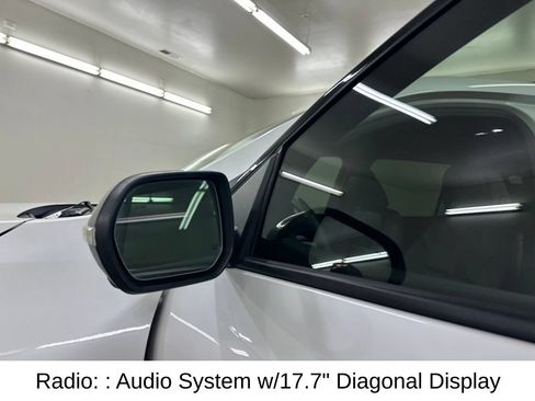 Used 2025 Chevrolet Traverse RS w/ LPO, Floor Liner Package FWD image 18