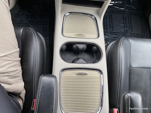 Used 2019 Dodge Grand Caravan SXT FWD image 39