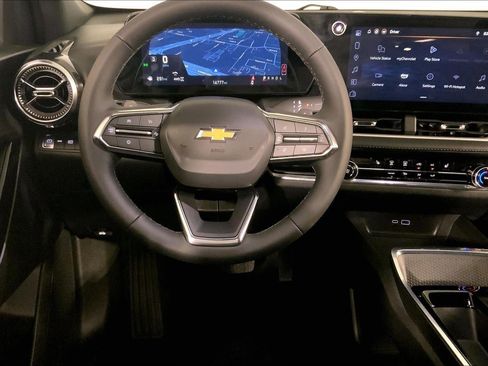 Used 2025 Chevrolet Equinox LT image 5