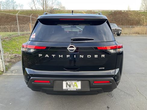 Used 2025 Nissan Pathfinder SV w/ Black Appearance Package image 4