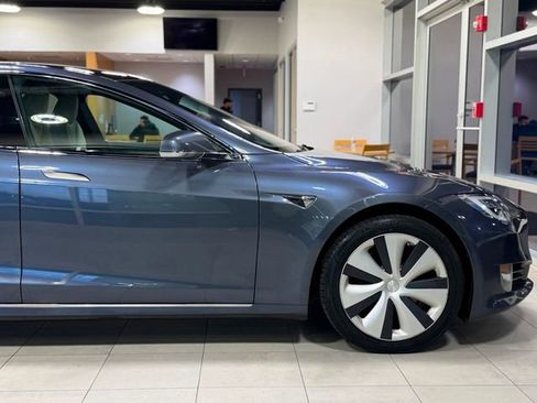 Used 2020 Tesla Model S Long Range Plus image 16