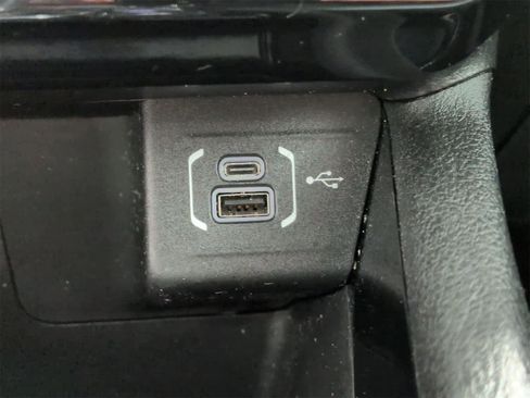 Certified 2022 Jeep Compass Limited image 30